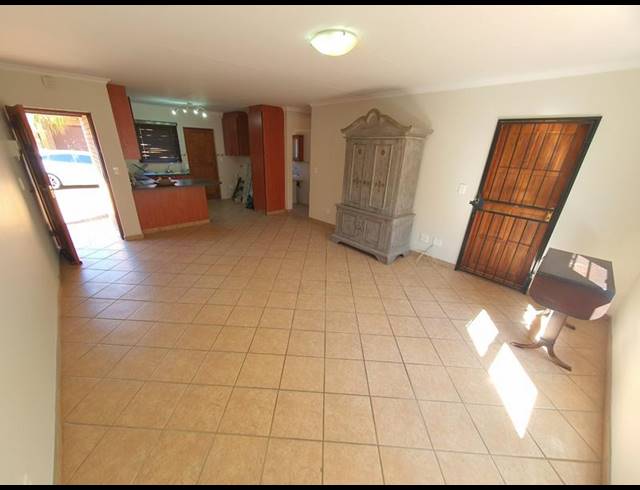 2 BEDROOM TOWNHOUSE FOR SALE IN MONTANA TUINE